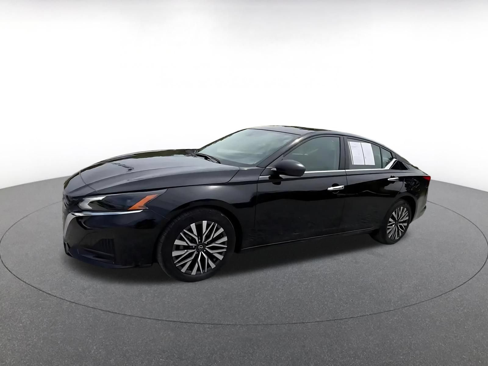 Thumbnail: 2025 Nissan Altima - 8