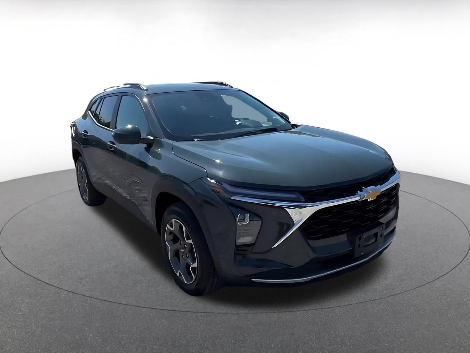 Thumbnail: 2025 Chevrolet Trax - 3