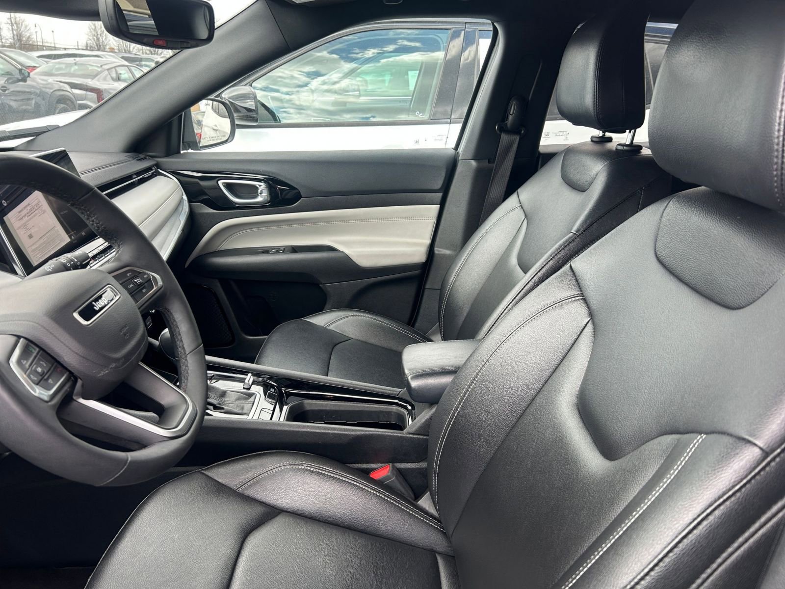 Thumbnail: 2025 Jeep Compass - 29