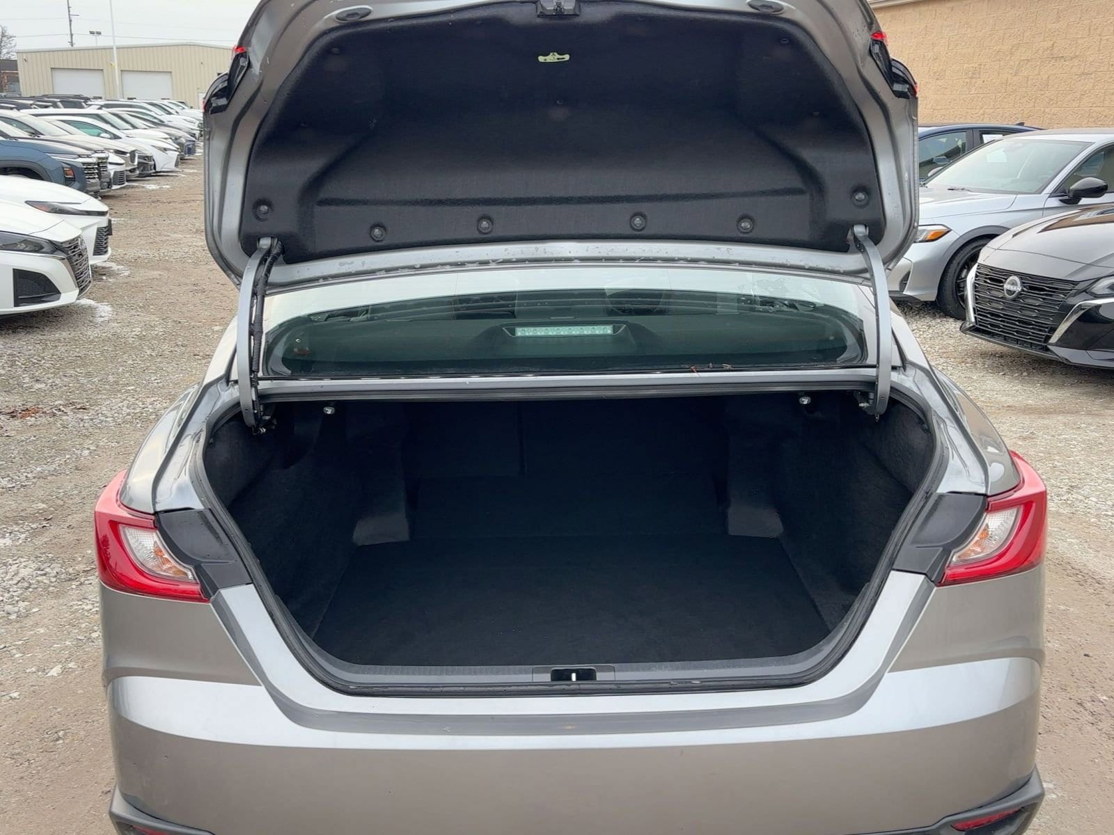 Thumbnail: 2025 Toyota Camry - 12