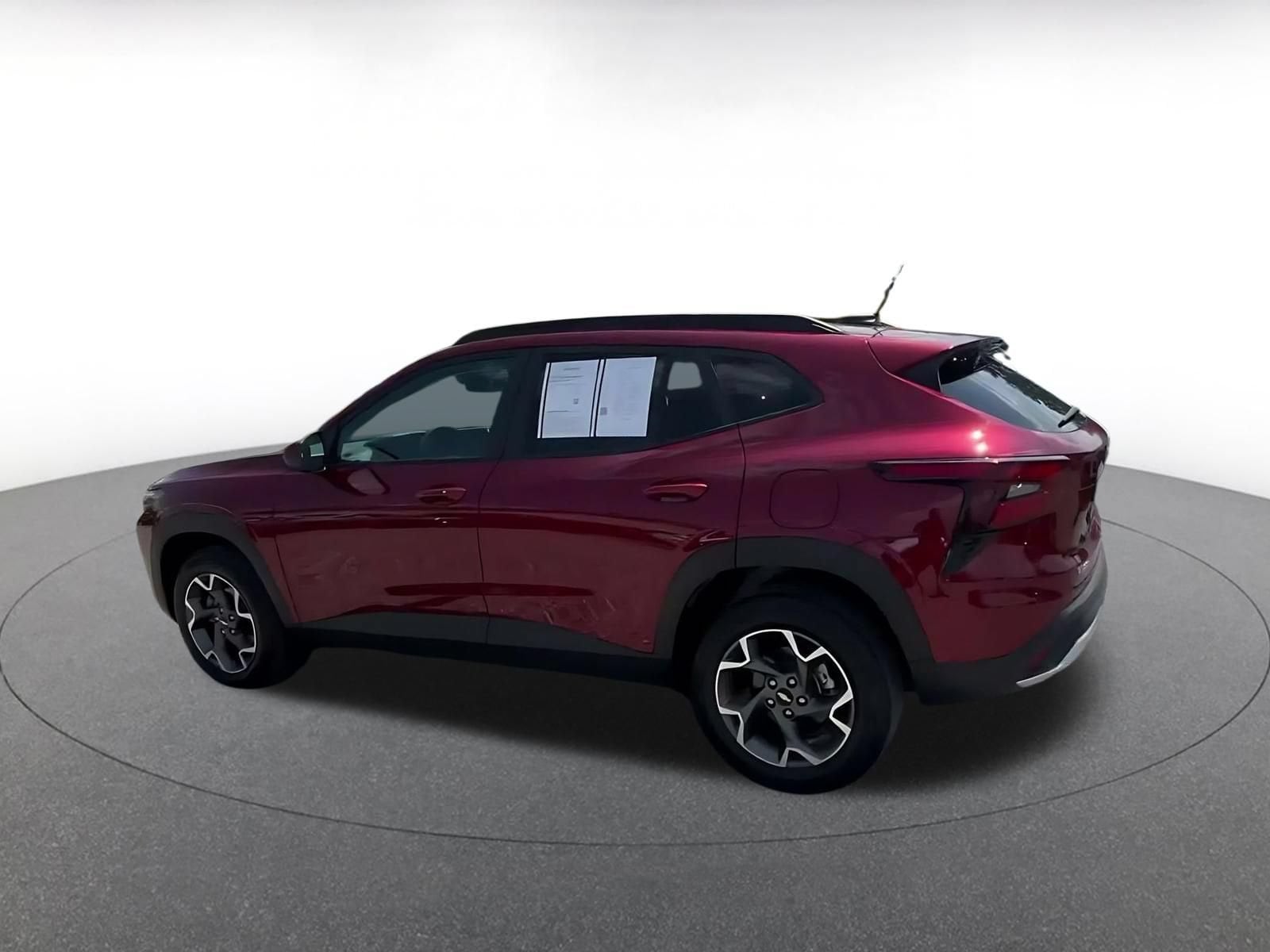 Thumbnail: 2025 Chevrolet Trax - 8