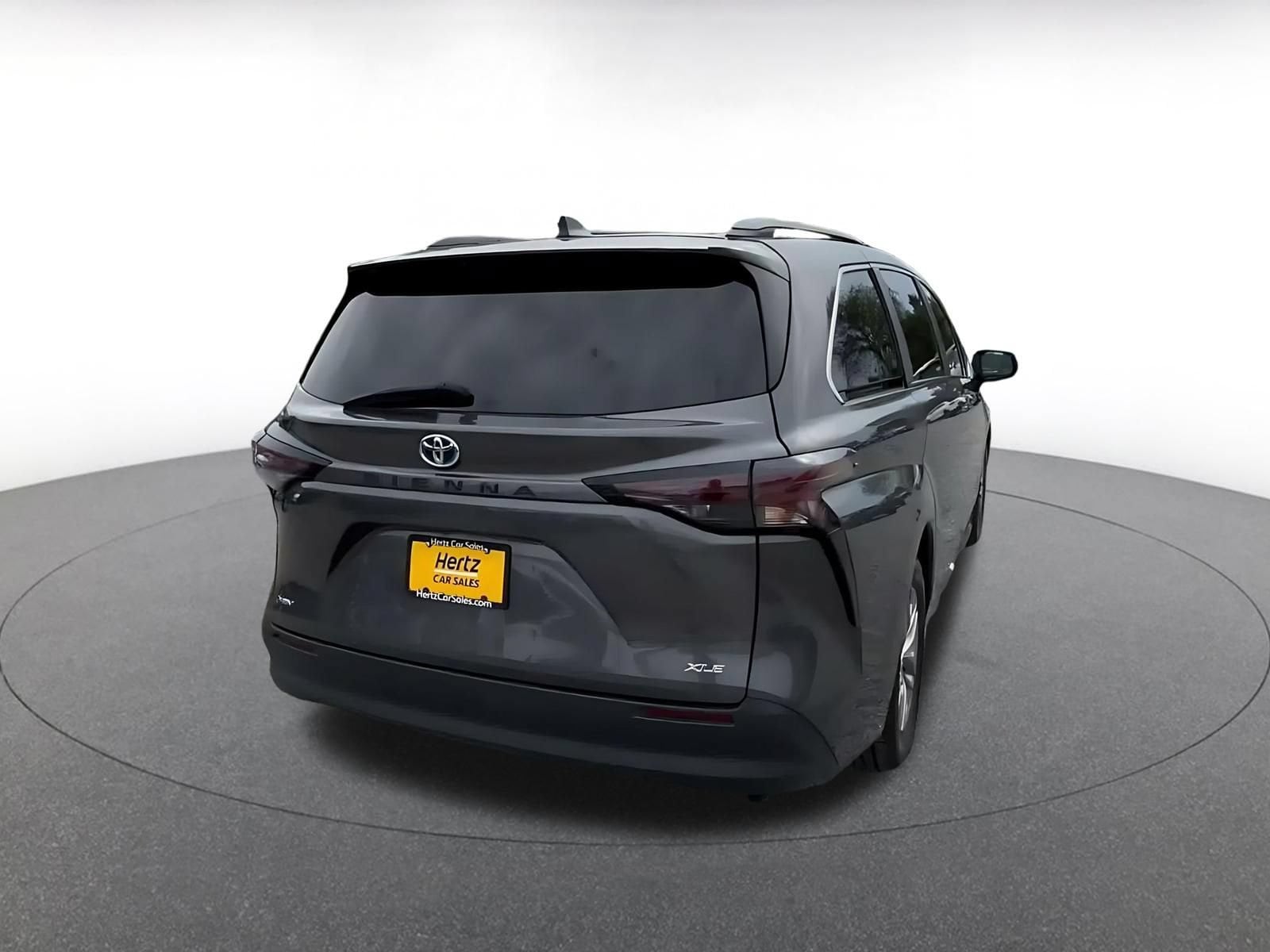 Thumbnail: 2025 Toyota Sienna - 13