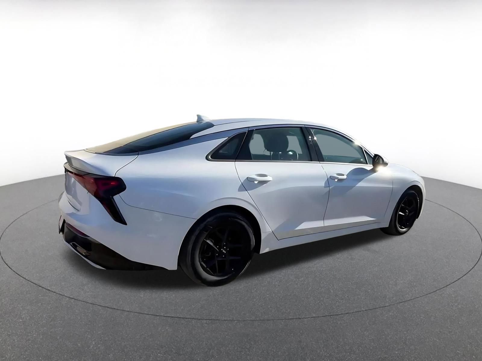 Thumbnail: 2025 Kia K5 - 15