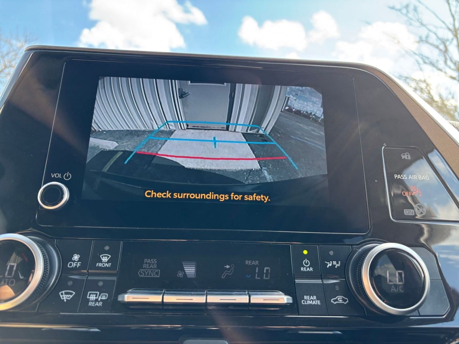 Thumbnail: 2025 Toyota Highlander - 27