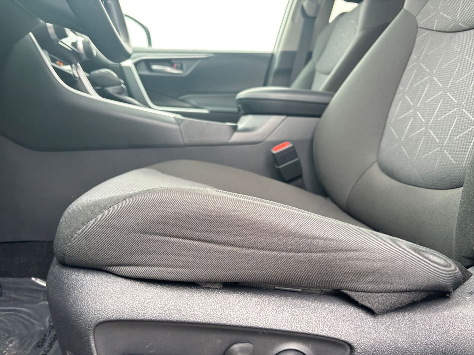 Thumbnail: 2025 Toyota RAV4 - 27