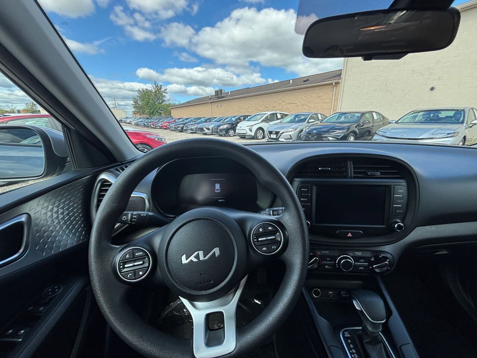 Thumbnail: 2023 Kia Soul - 32