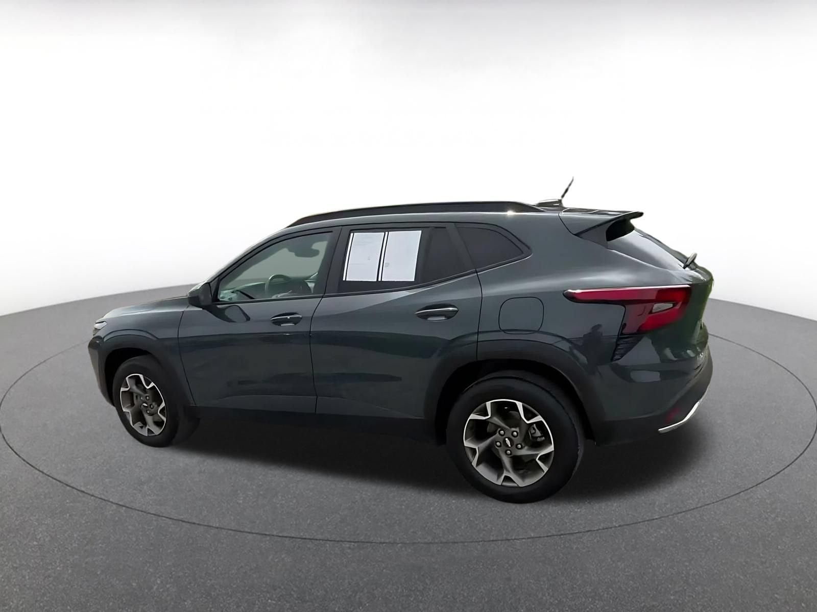 Thumbnail: 2025 Chevrolet Trax - 9