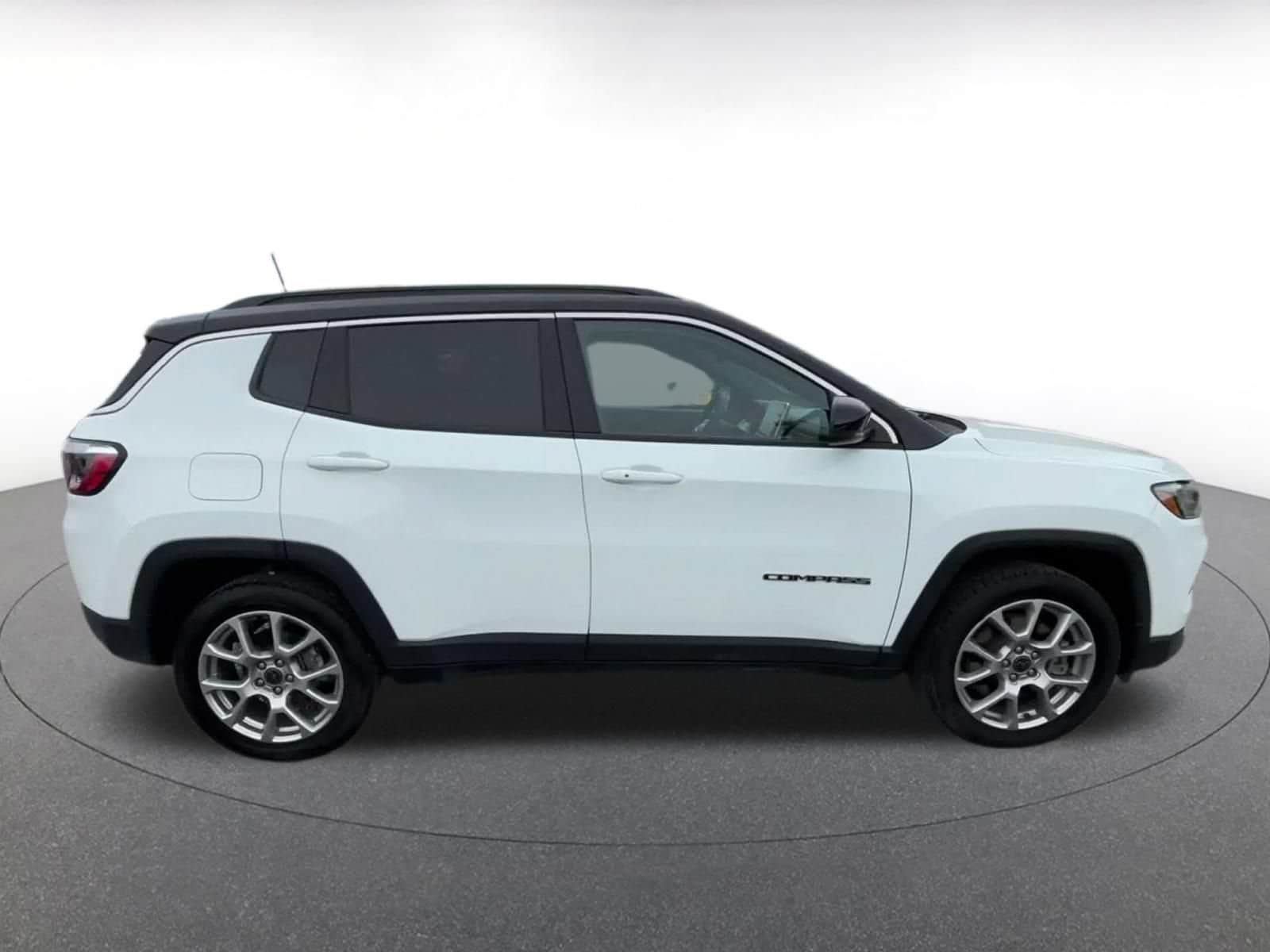 Thumbnail: 2025 Jeep Compass - 15