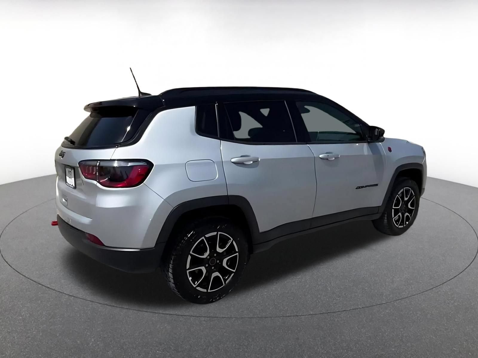 Thumbnail: 2025 Jeep Compass - 14
