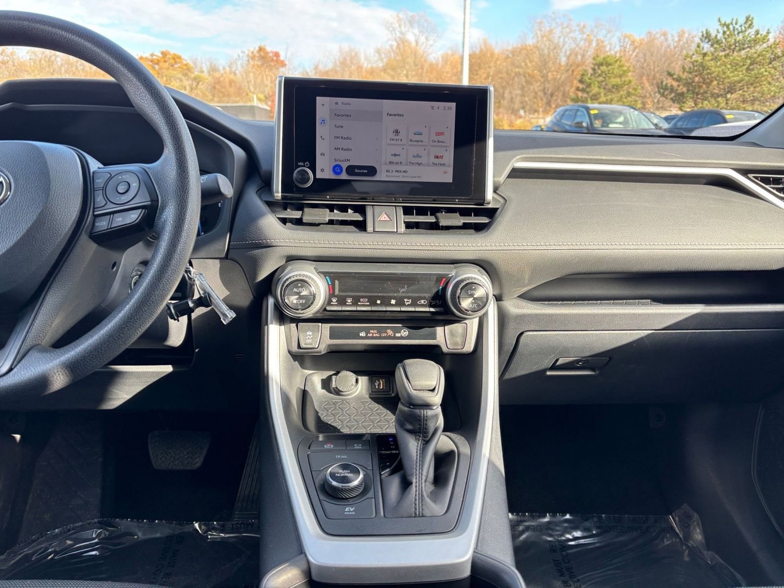 Thumbnail: 2025 Toyota RAV4 - 18