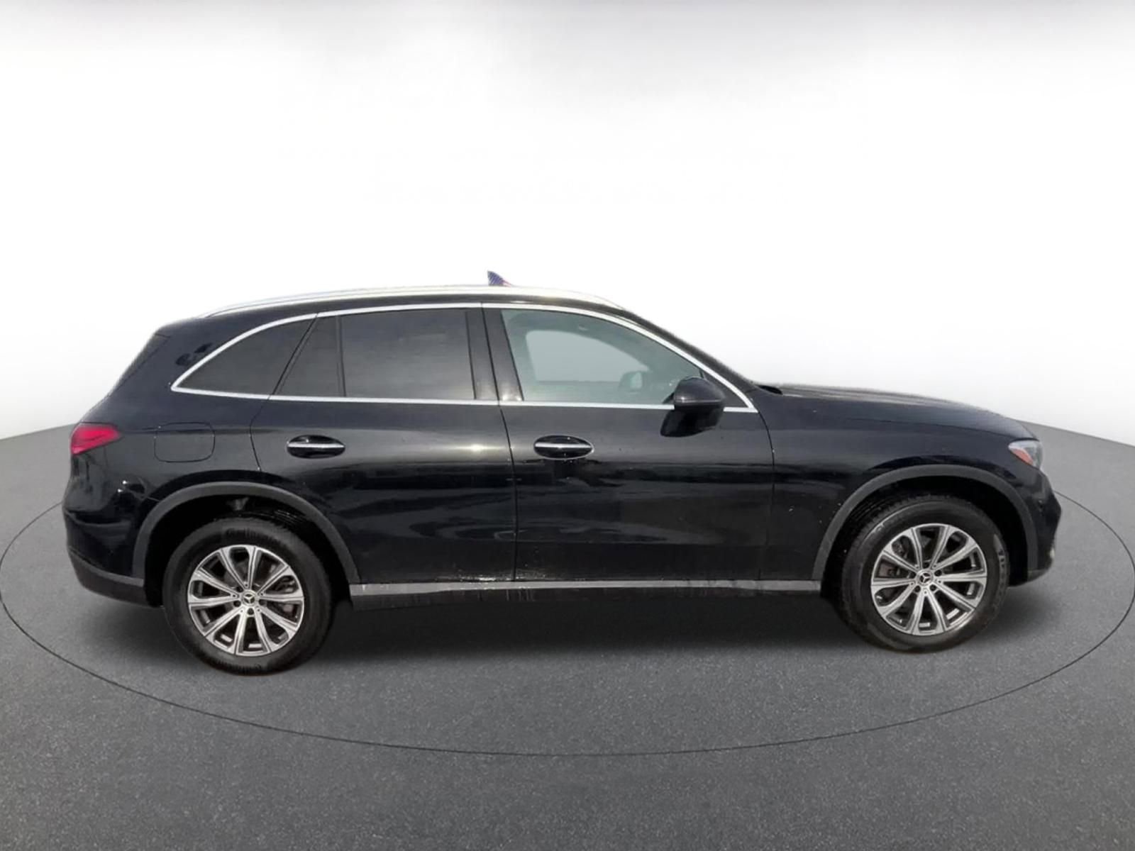 Thumbnail: 2024 Mercedes-Benz GLC - 16