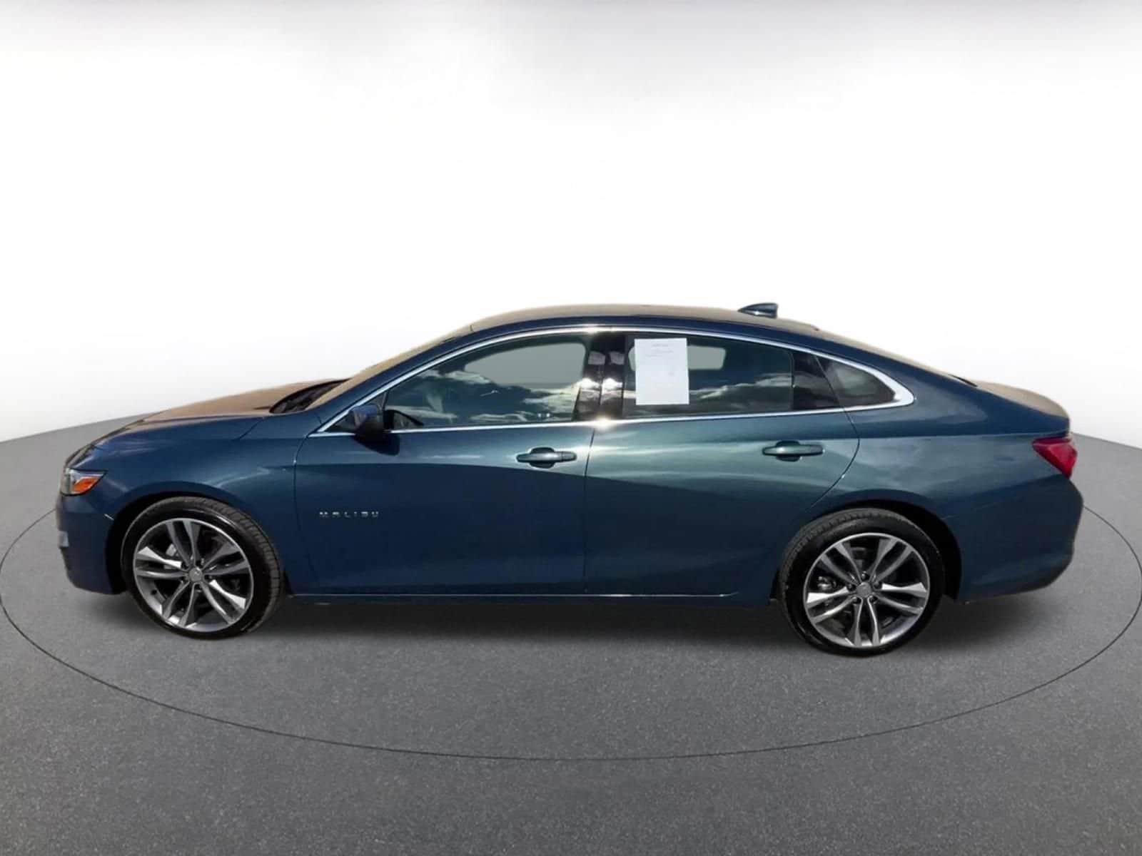 Thumbnail: 2024 Chevrolet Malibu - 9