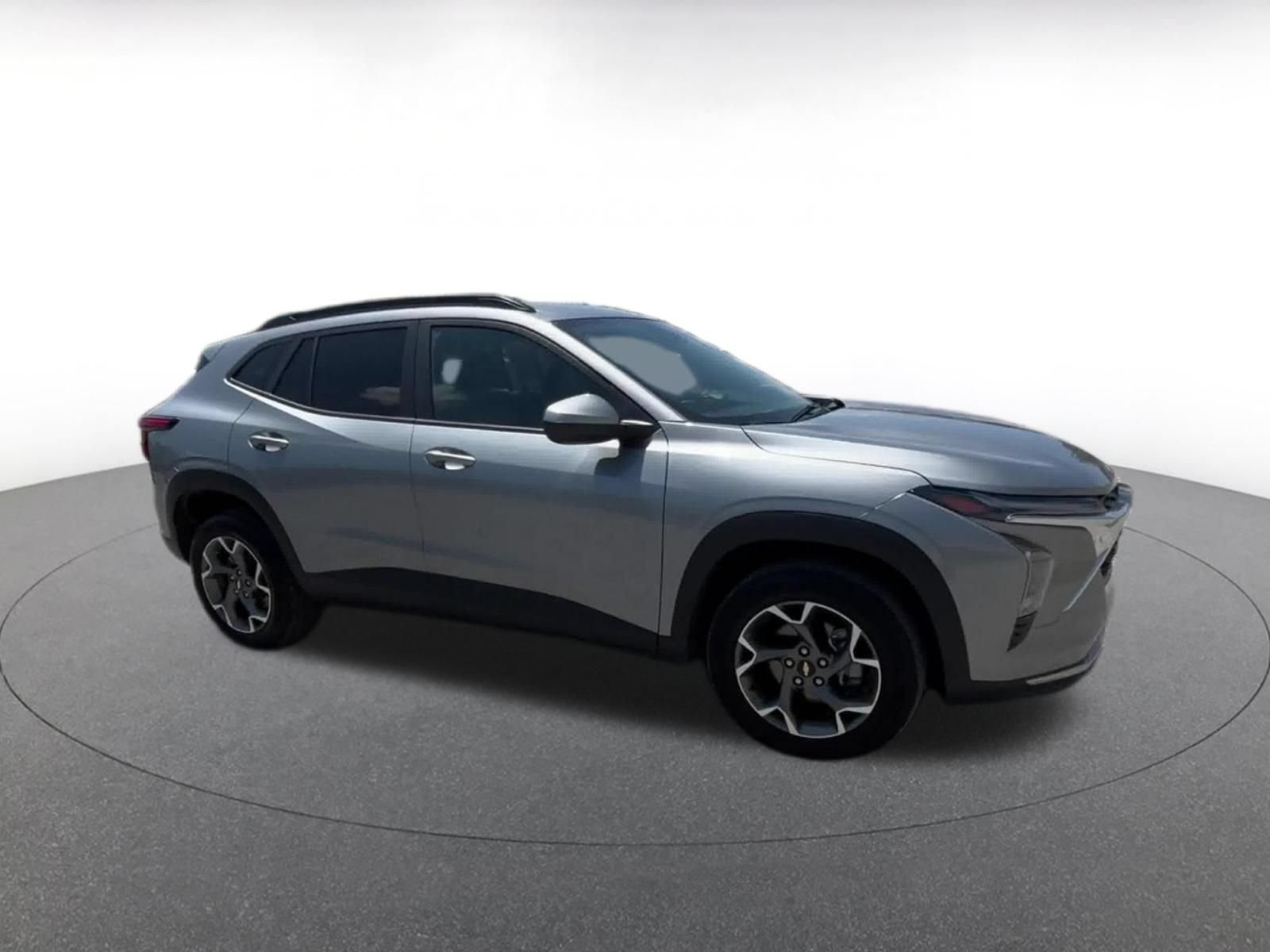 Thumbnail: 2025 Chevrolet Trax - 2