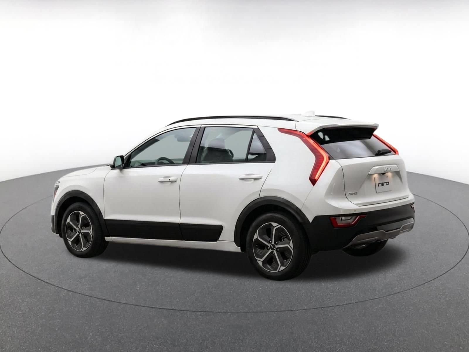 Thumbnail: 2026 Kia Niro - 7