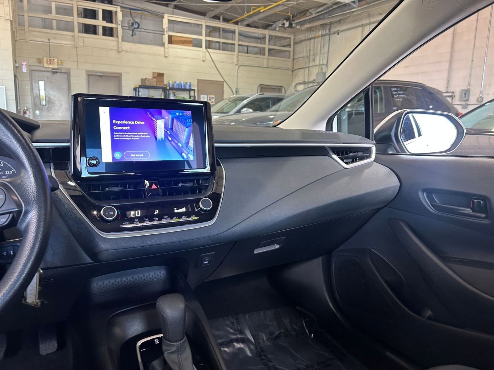 Thumbnail: 2025 Toyota Corolla - 33