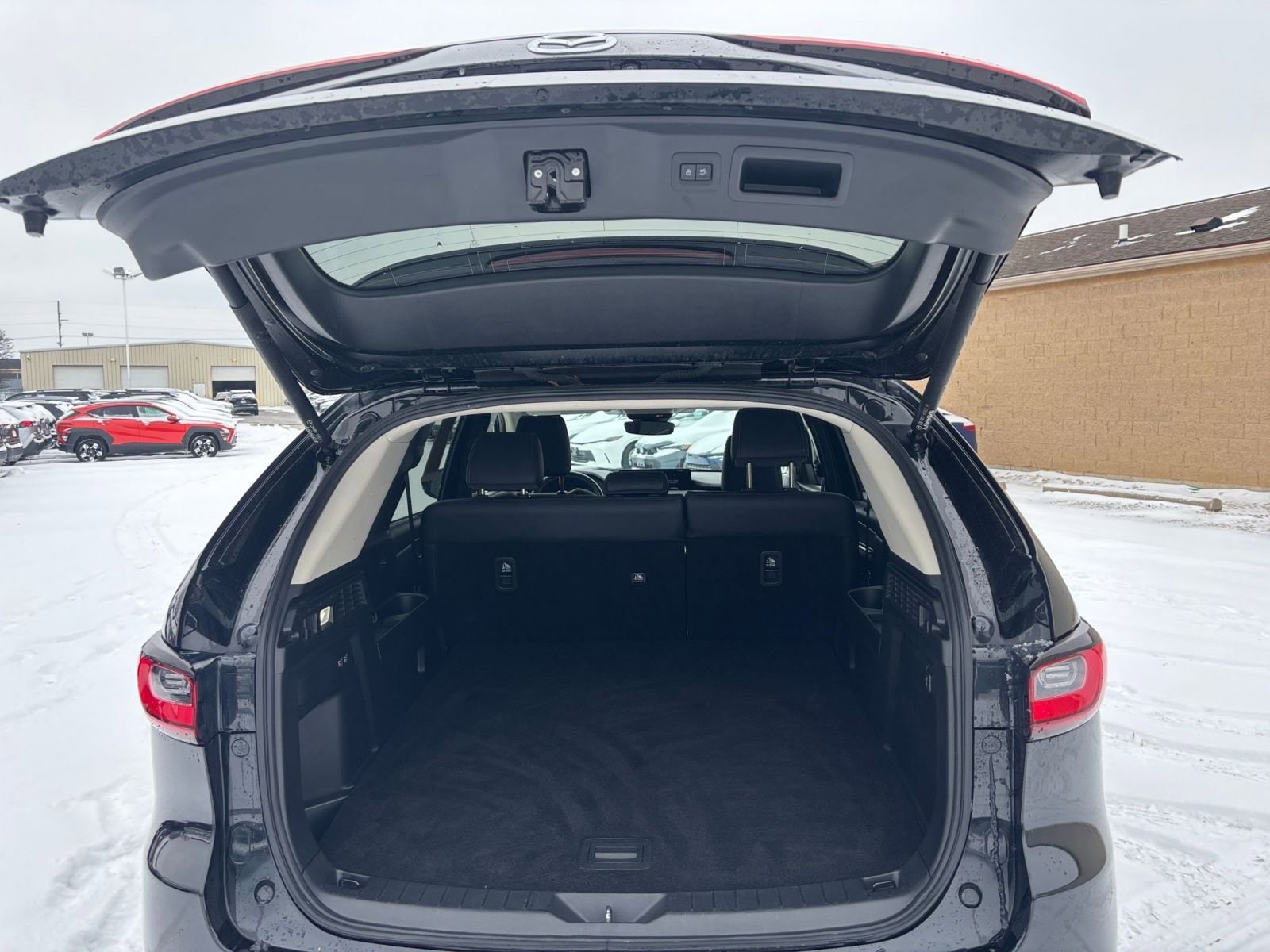 Thumbnail: 2025 Mazda CX-70 - 32