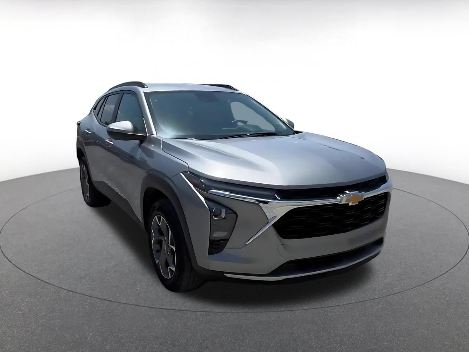 Thumbnail: 2025 Chevrolet Trax - 3