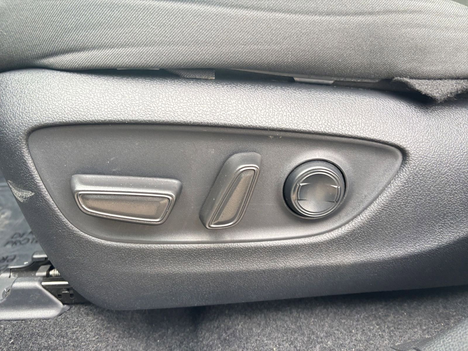 Thumbnail: 2025 Toyota RAV4 - 23