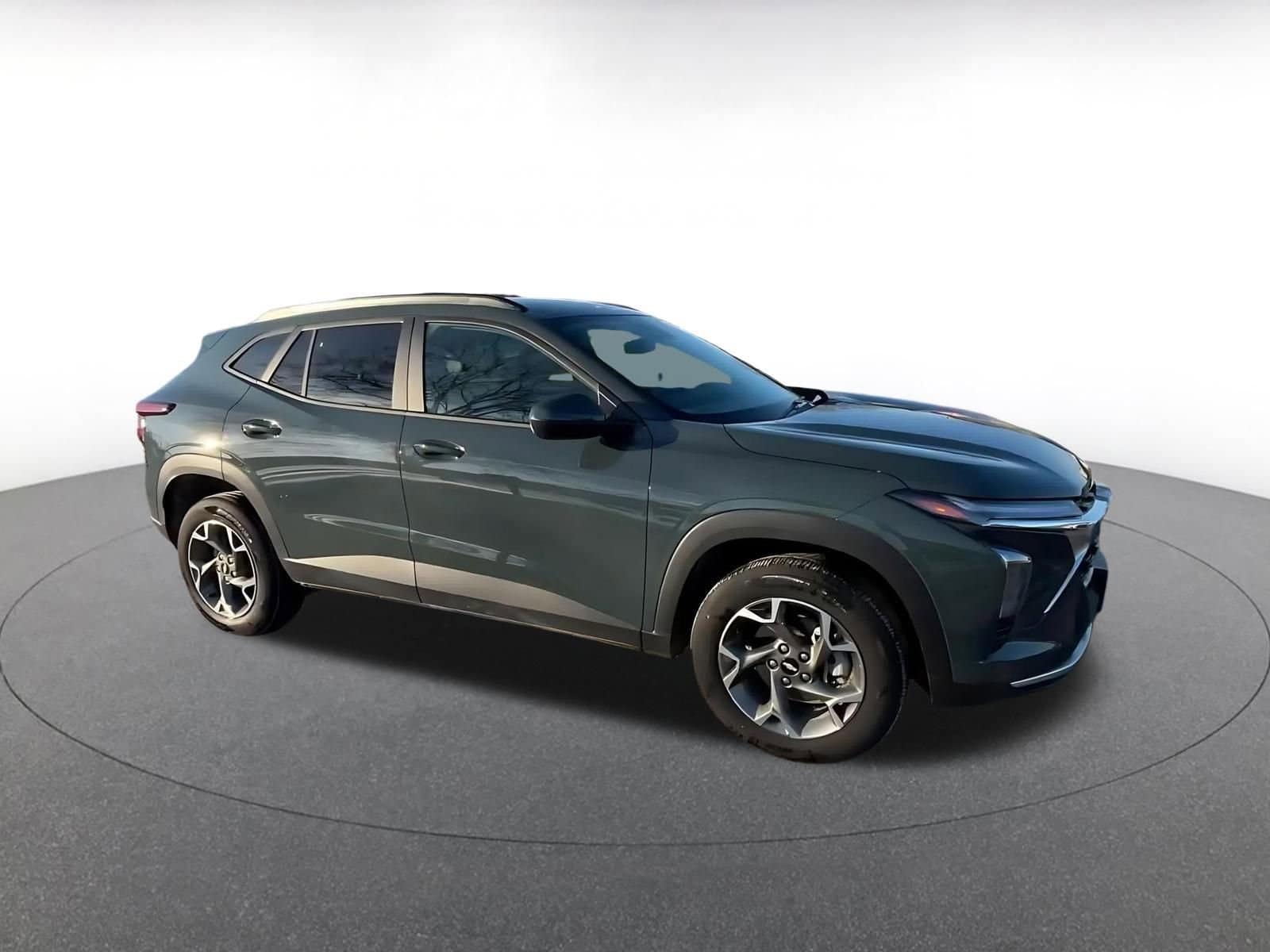 Thumbnail: 2025 Chevrolet Trax - 2