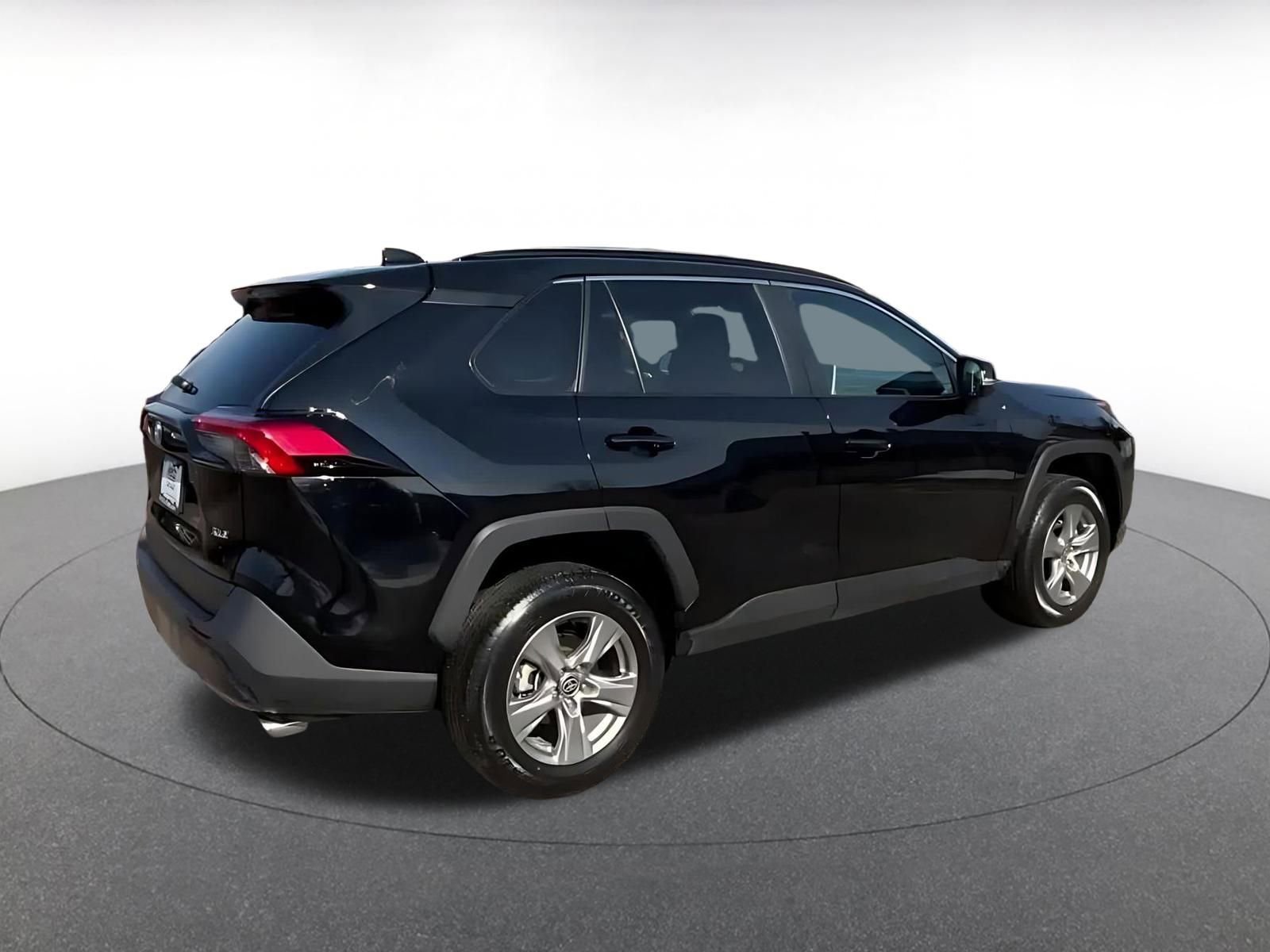 Thumbnail: 2025 Toyota RAV4 - 15