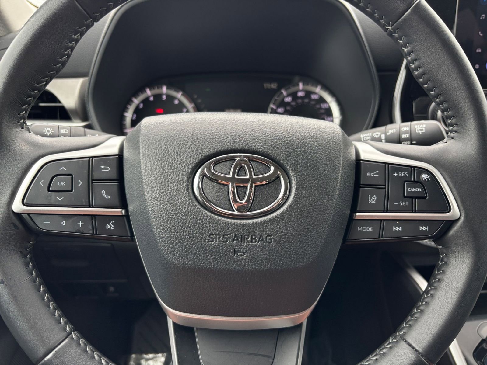 Thumbnail: 2025 Toyota Highlander - 30