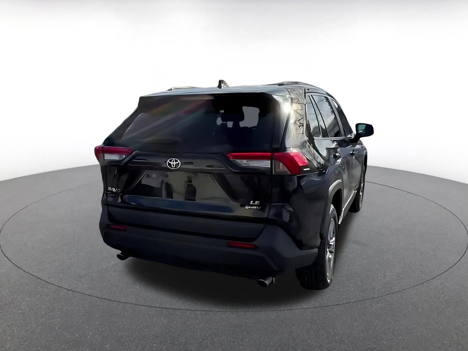 Thumbnail: 2025 Toyota RAV4 - 14