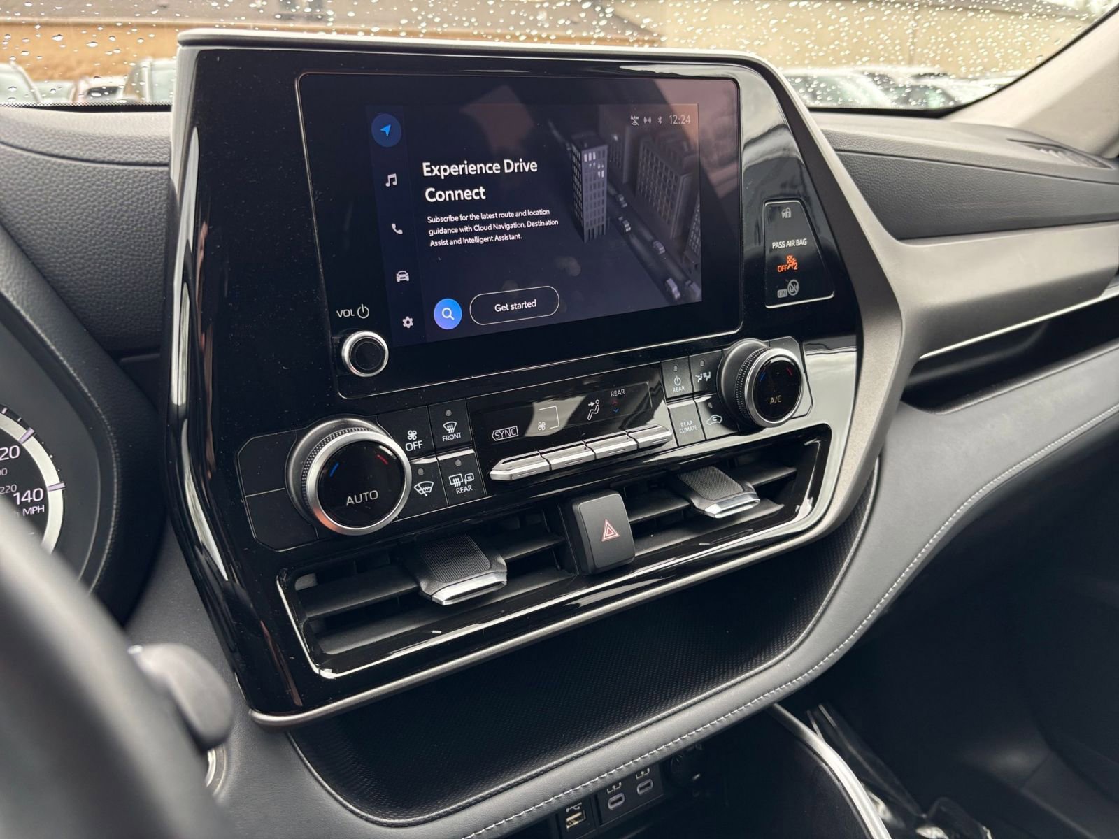 Thumbnail: 2025 Toyota Highlander - 21