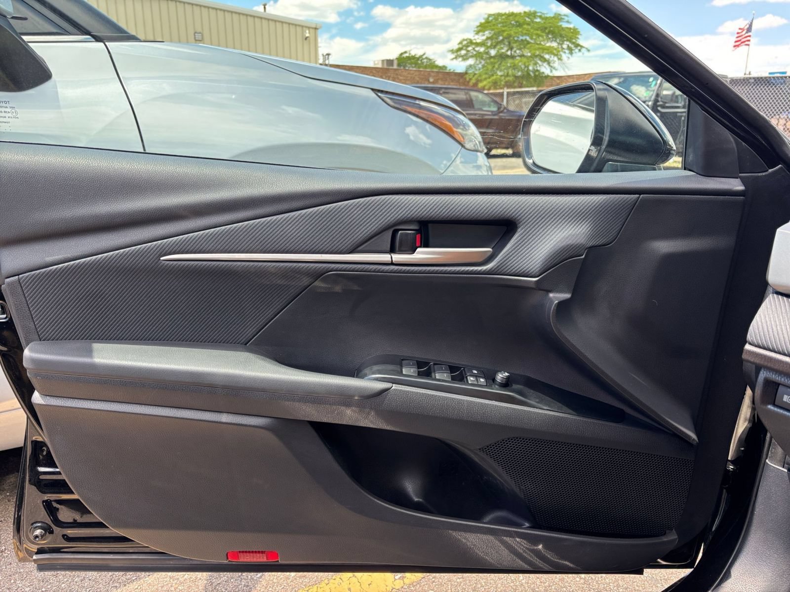 Thumbnail: 2025 Toyota Camry - 18