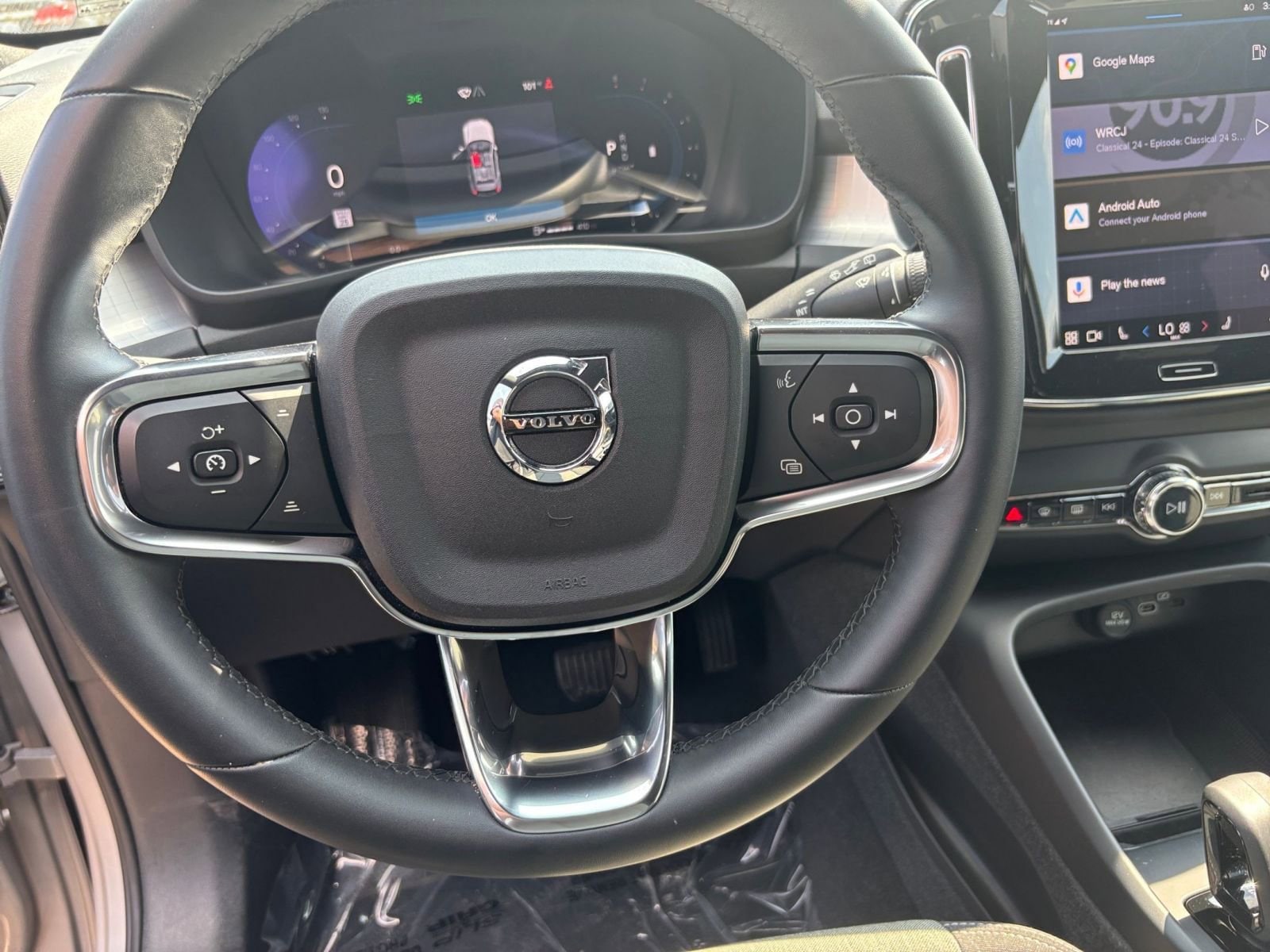 Thumbnail: 2024 Volvo XC40 - 28