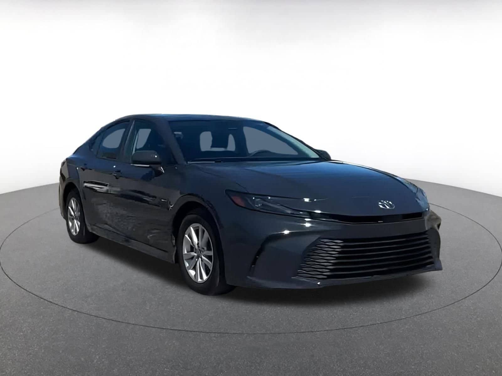 2025 Toyota Camry LE 3