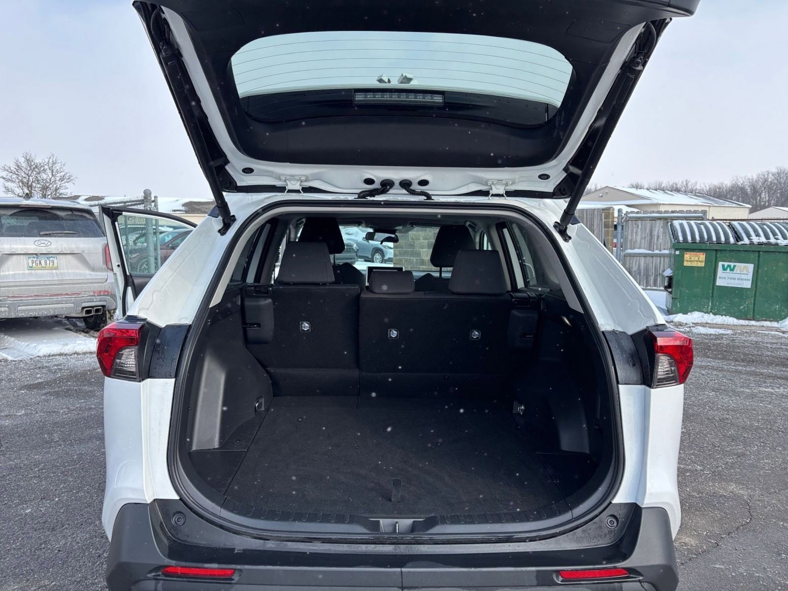 Thumbnail: 2025 Toyota RAV4 - 31