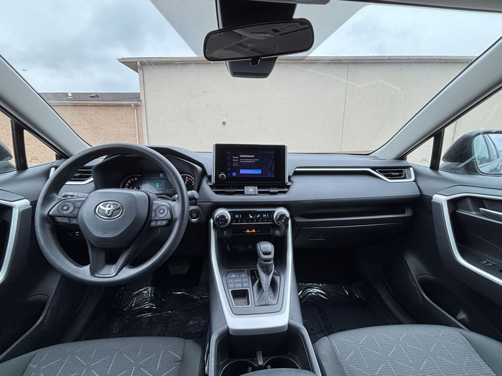 Thumbnail: 2025 Toyota RAV4 - 34