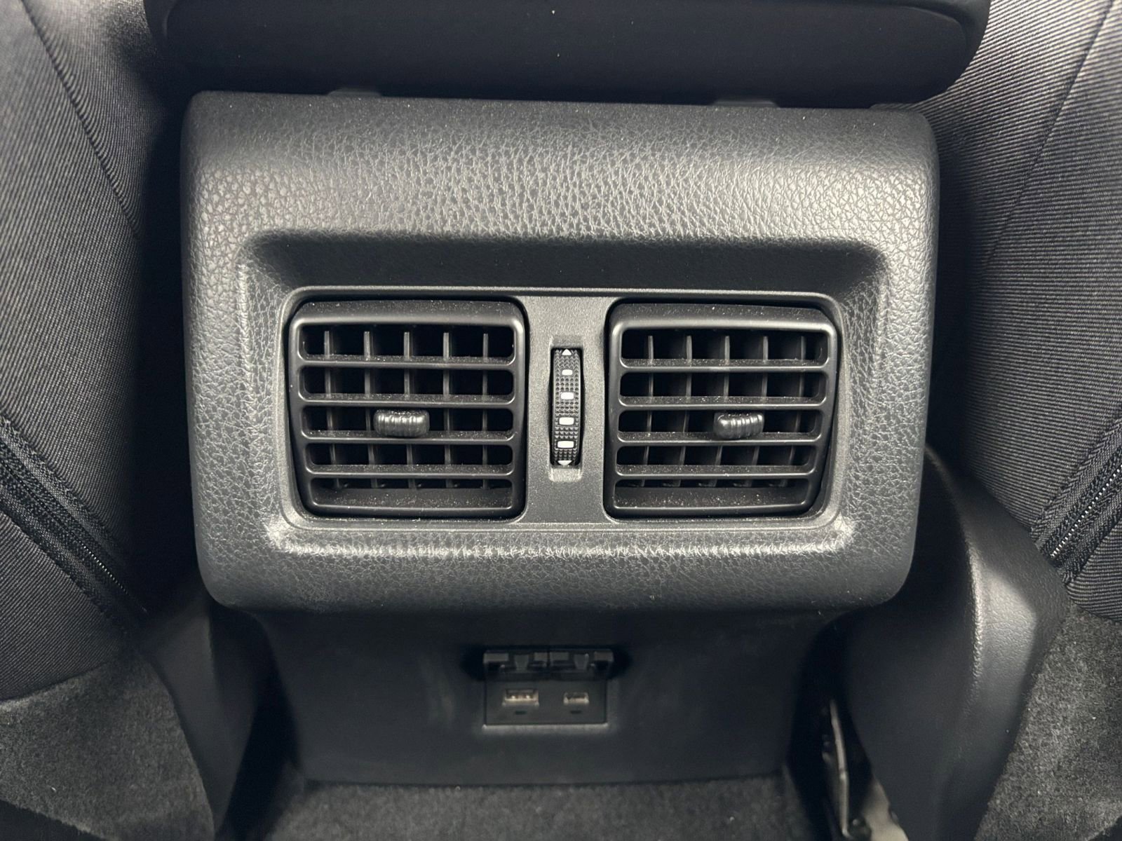 Thumbnail: 2025 Toyota Camry - 23