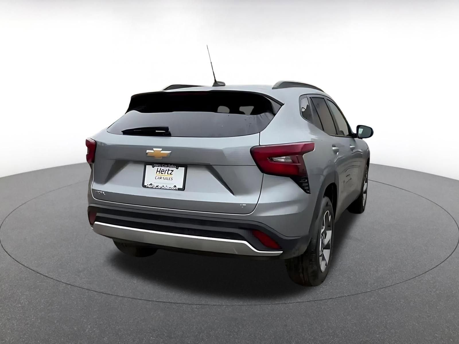 Thumbnail: 2025 Chevrolet Trax - 15