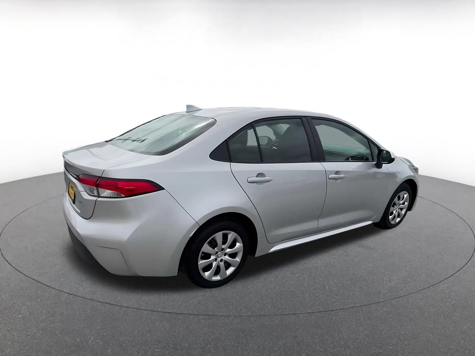 Thumbnail: 2025 Toyota Corolla - 12