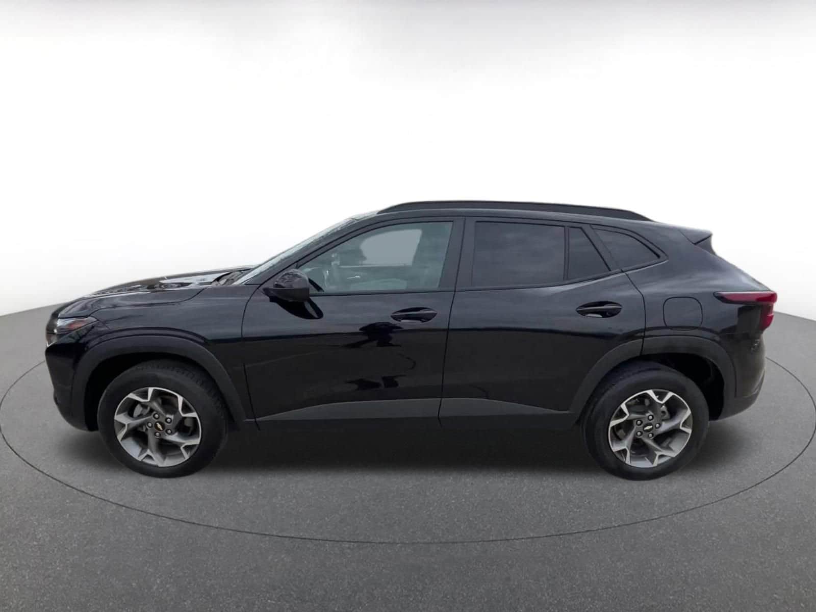 Thumbnail: 2025 Chevrolet Trax - 9