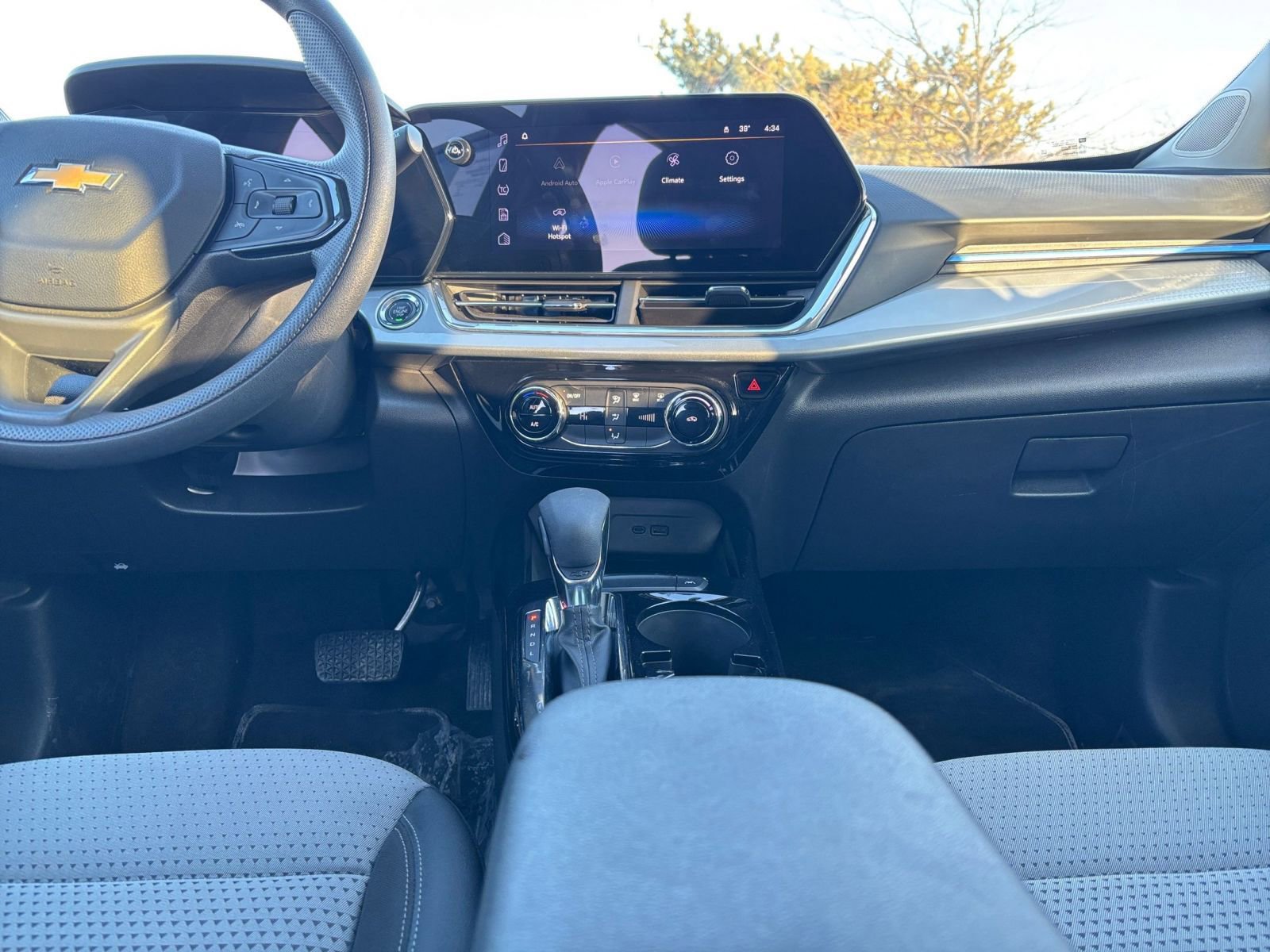 Thumbnail: 2025 Chevrolet Trax - 17