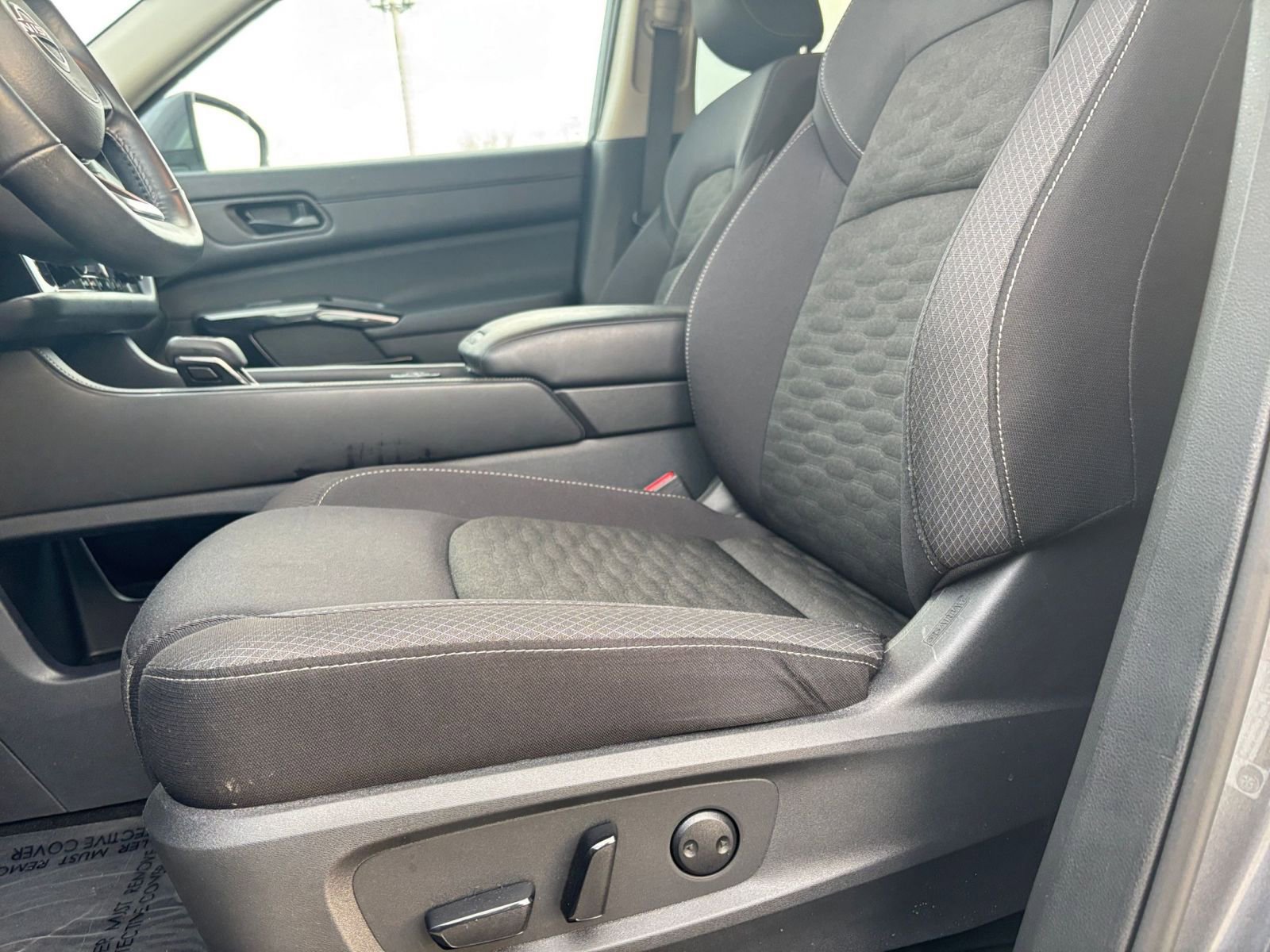 Thumbnail: 2025 Nissan Pathfinder - 27