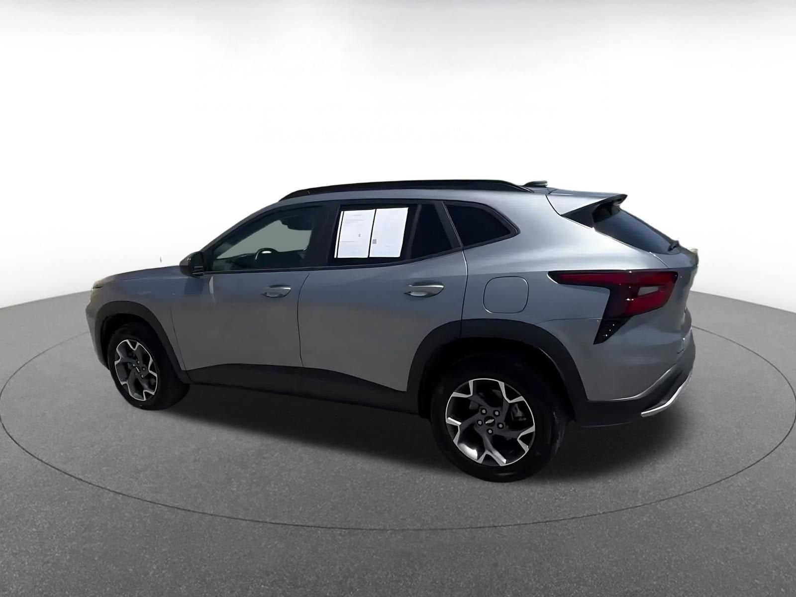 Thumbnail: 2025 Chevrolet Trax - 8