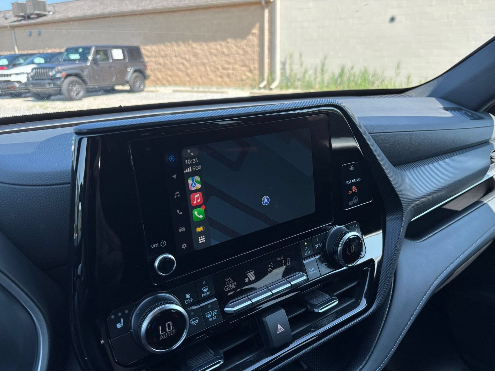 Thumbnail: 2025 Toyota Highlander - 20