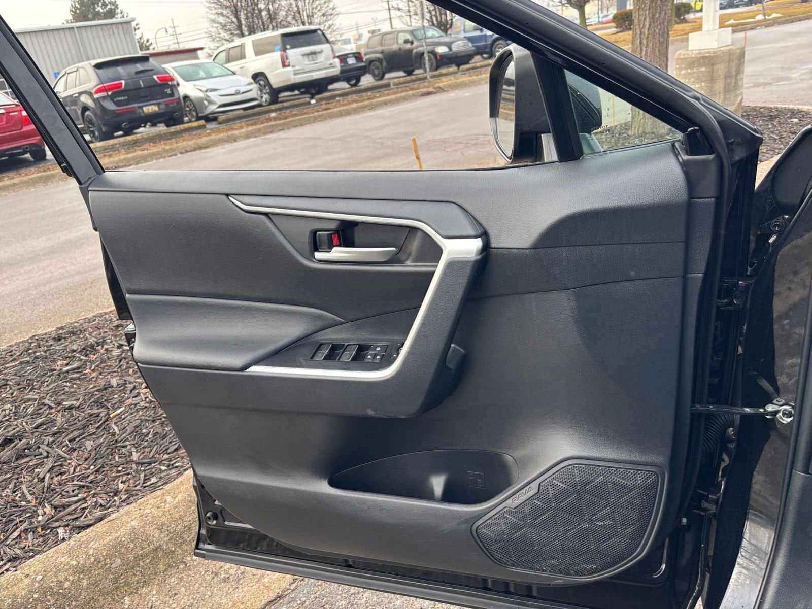 Thumbnail: 2025 Toyota RAV4 - 18