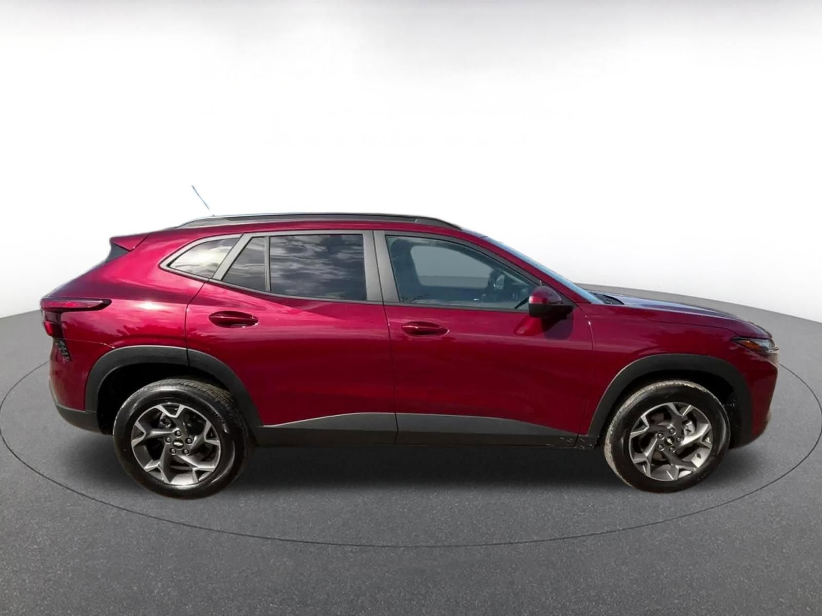 Thumbnail: 2025 Chevrolet Trax - 16