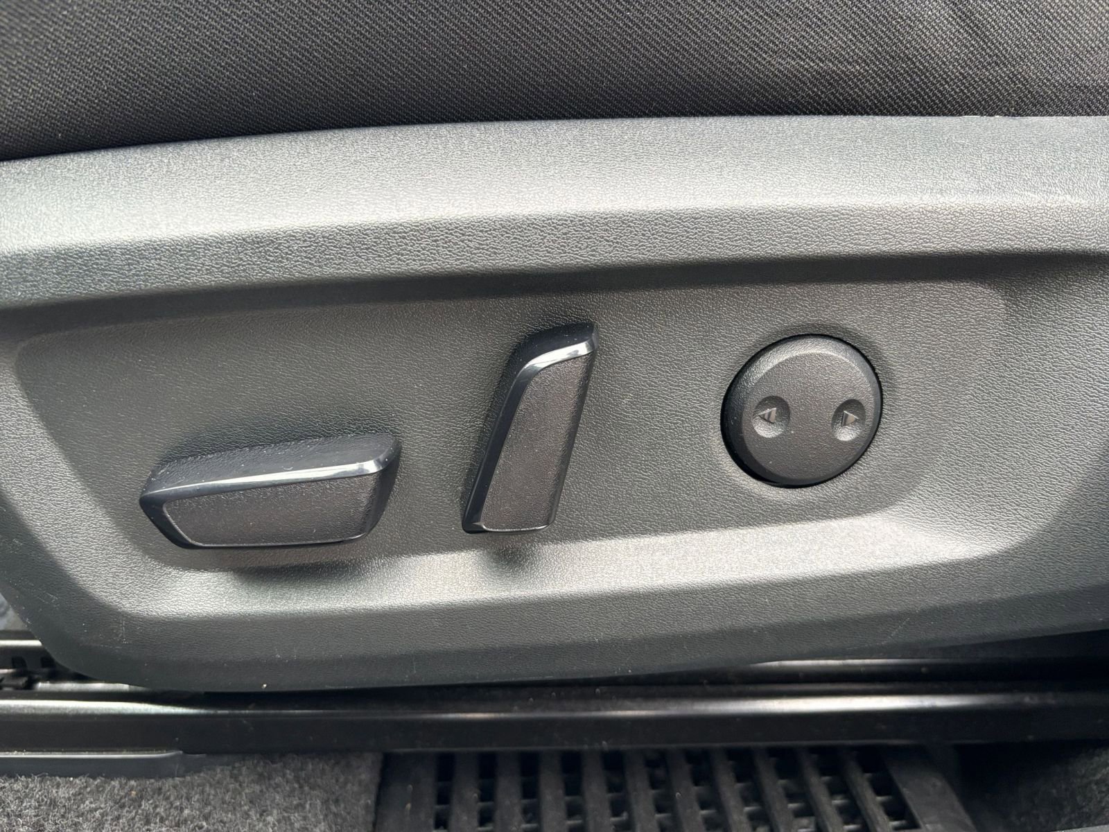 Thumbnail: 2023 Nissan Rogue - 23