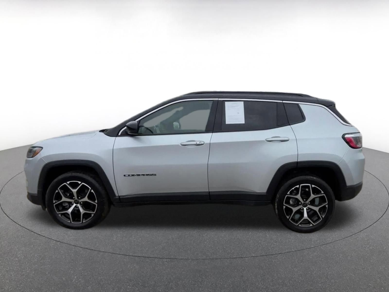 Thumbnail: 2025 Jeep Compass - 9