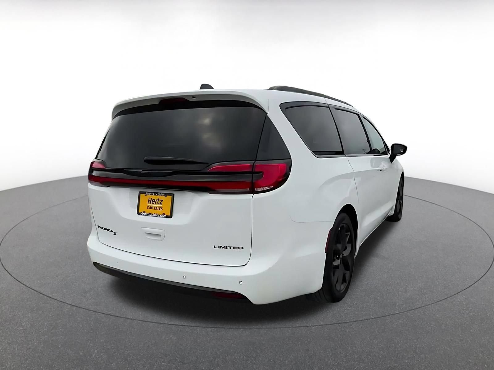 Thumbnail: 2025 Chrysler Pacifica - 14