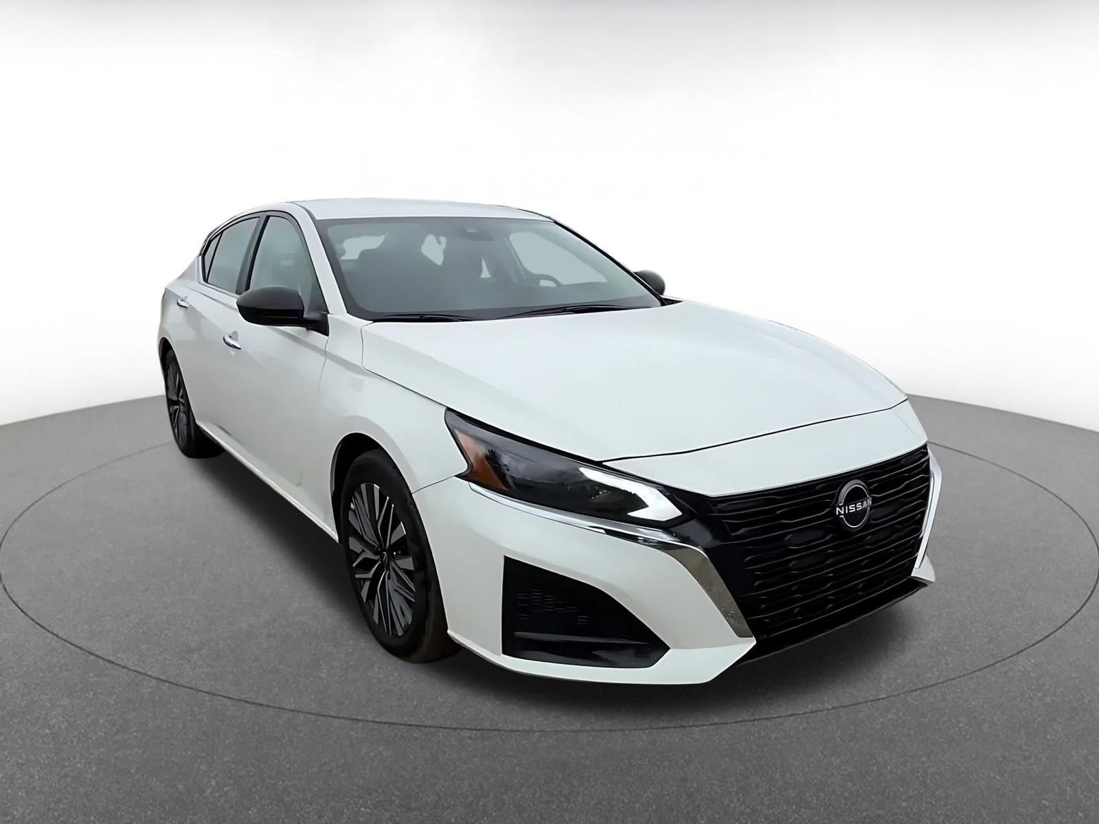 Thumbnail: 2025 Nissan Altima - 3
