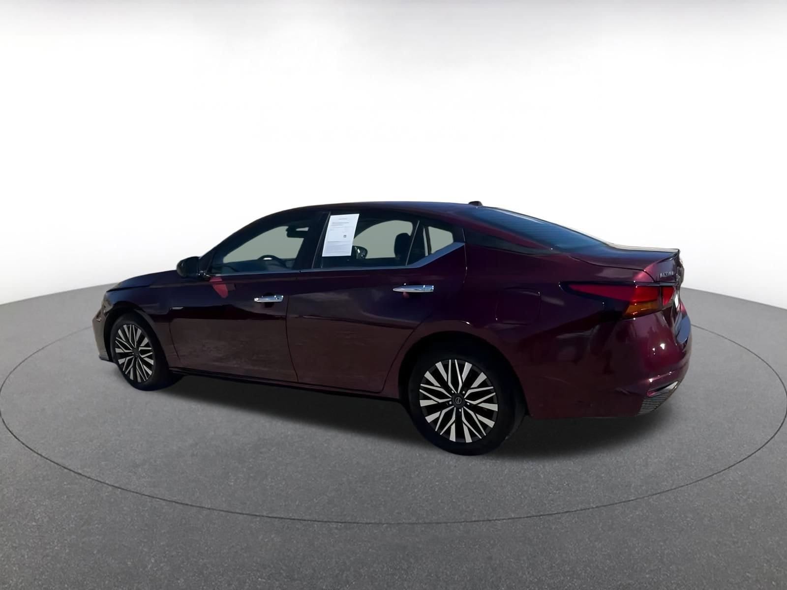 Thumbnail: 2024 Nissan Altima - 10