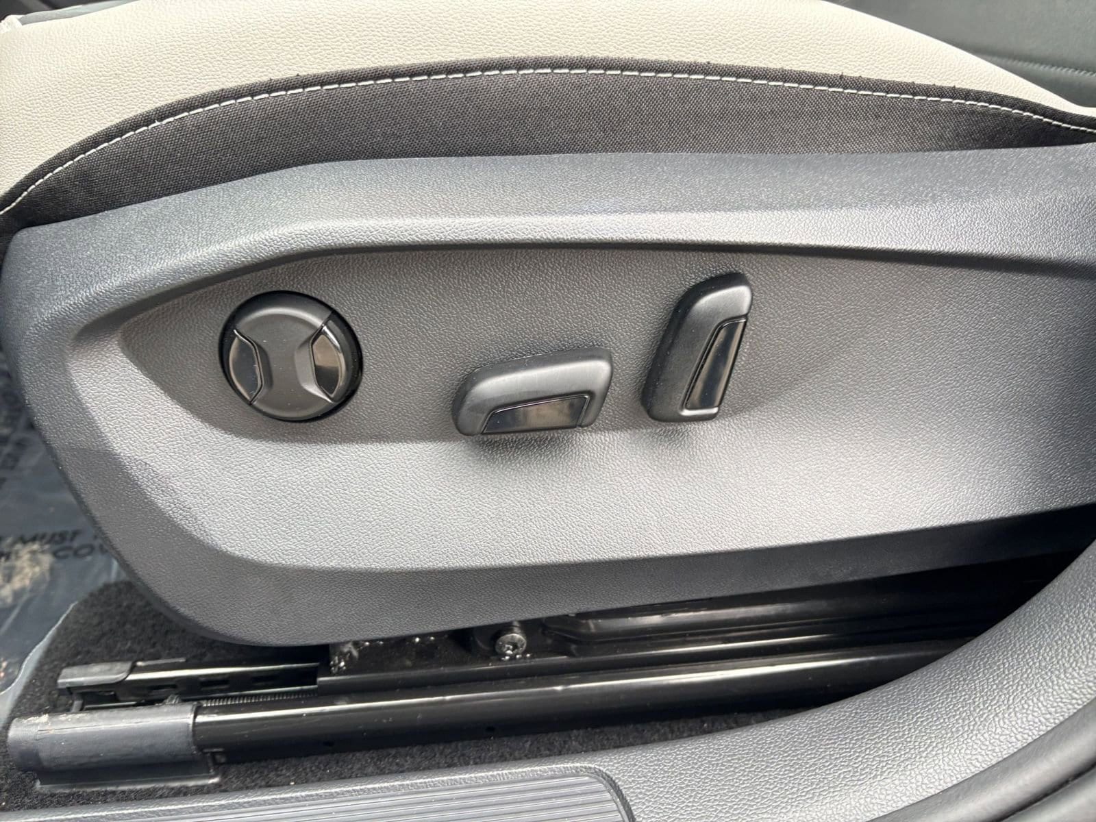 Thumbnail: 2025 Volkswagen Taos - 23