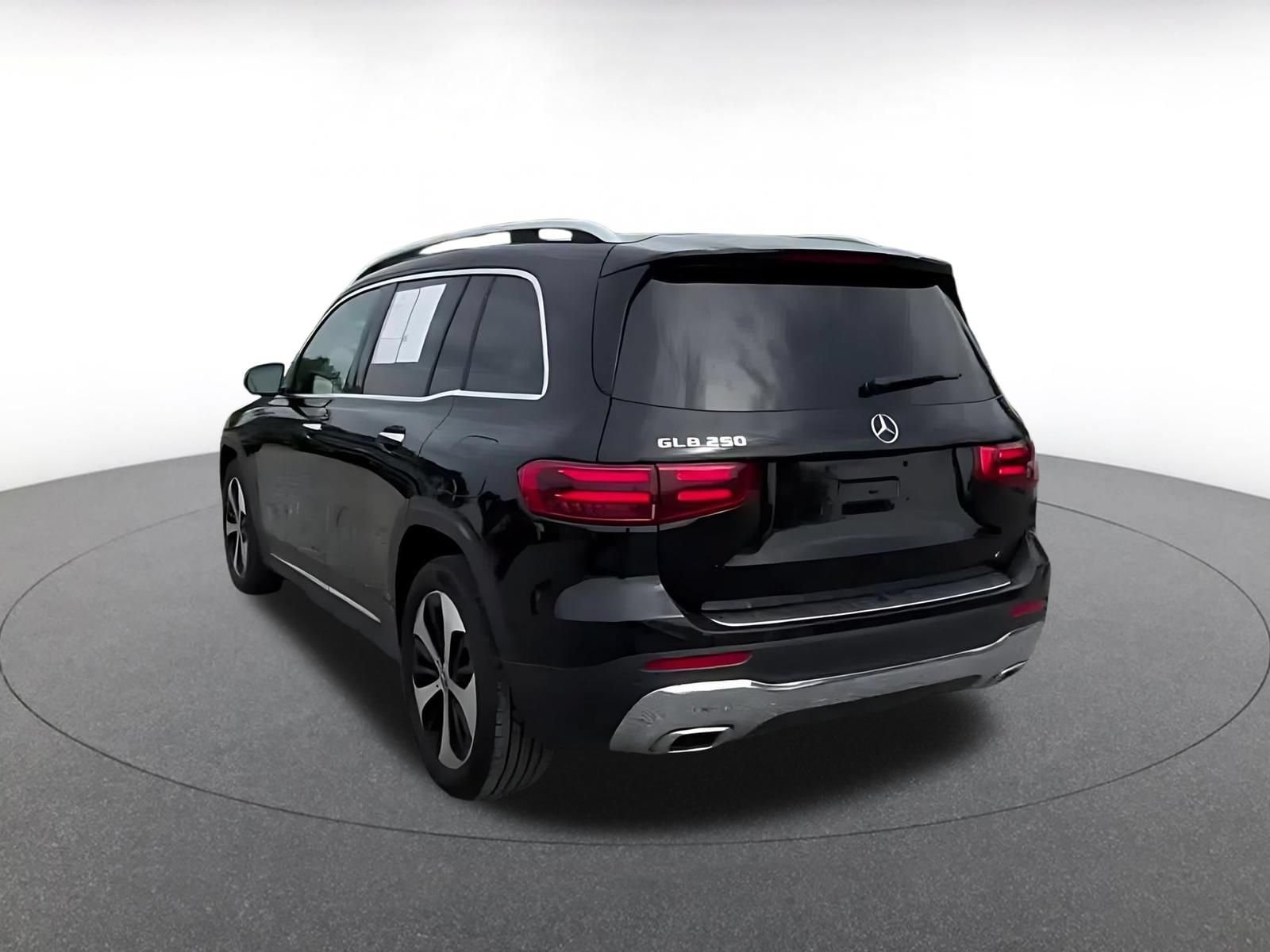 Thumbnail: 2025 Mercedes-Benz GLB - 11