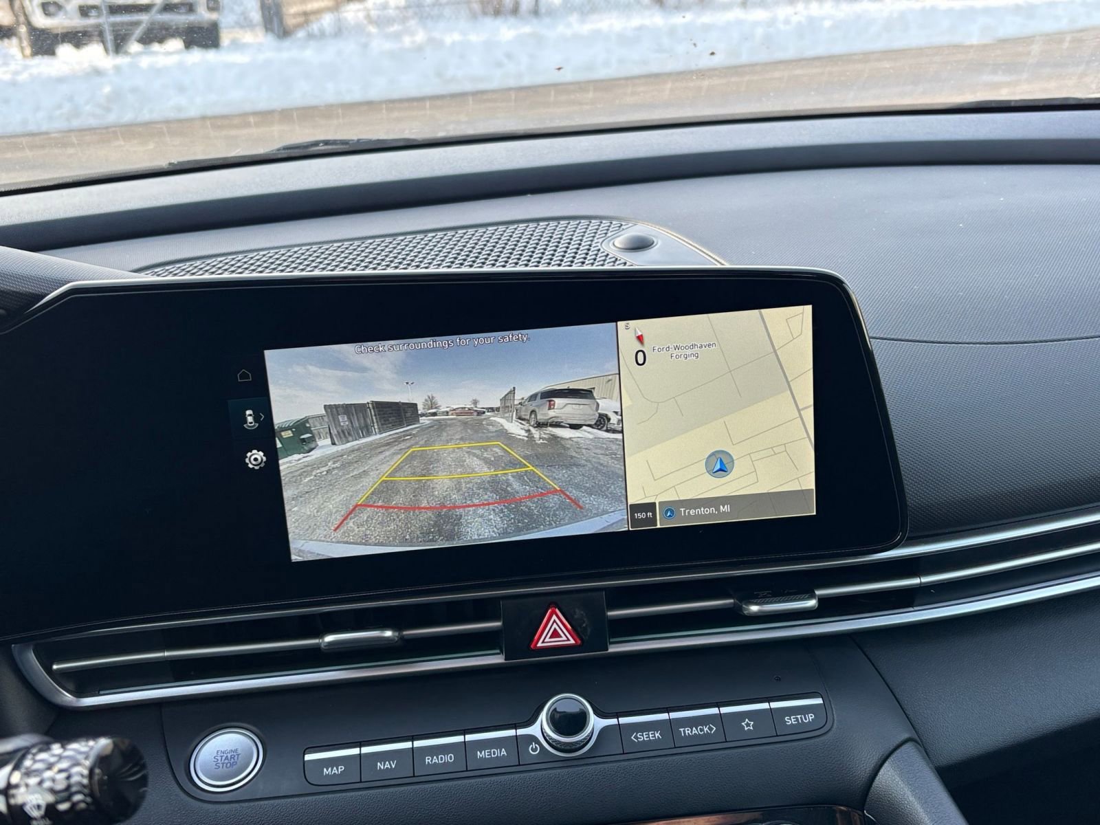 Thumbnail: 2025 Hyundai Elantra - 25